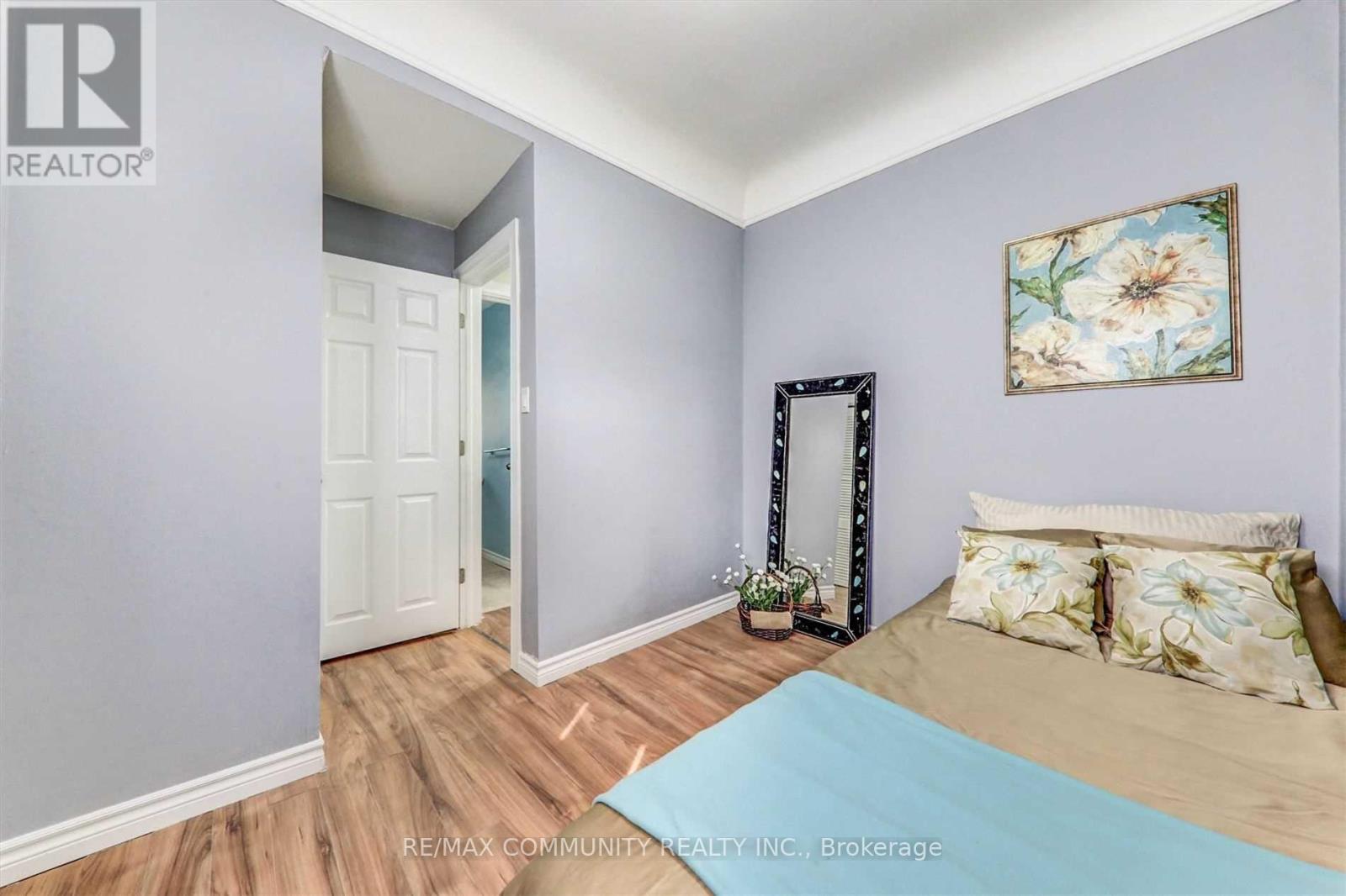 70 Colborne Street West, Oshawa, ON photo 16