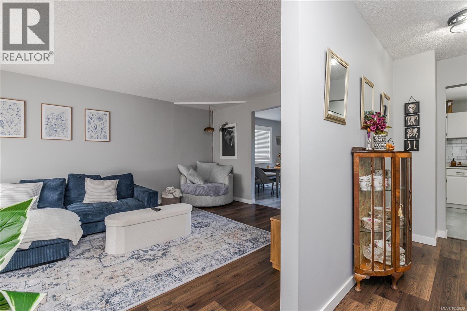 628 Nova St - 23