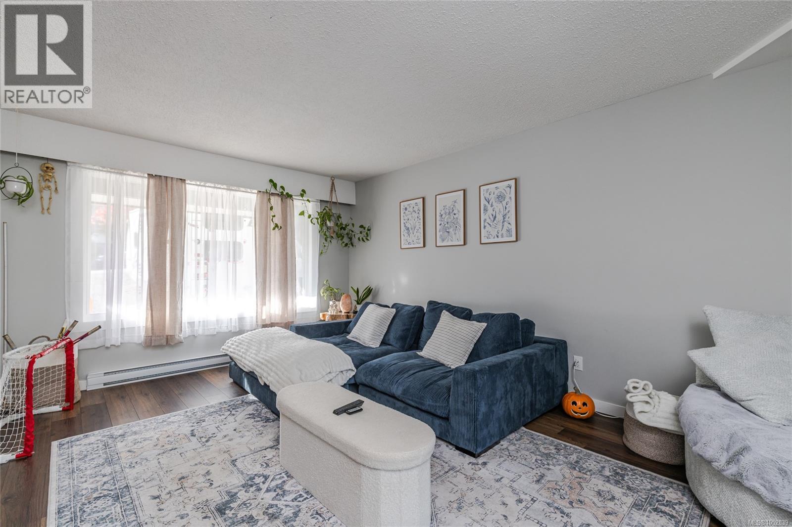 628 Nova St - 24