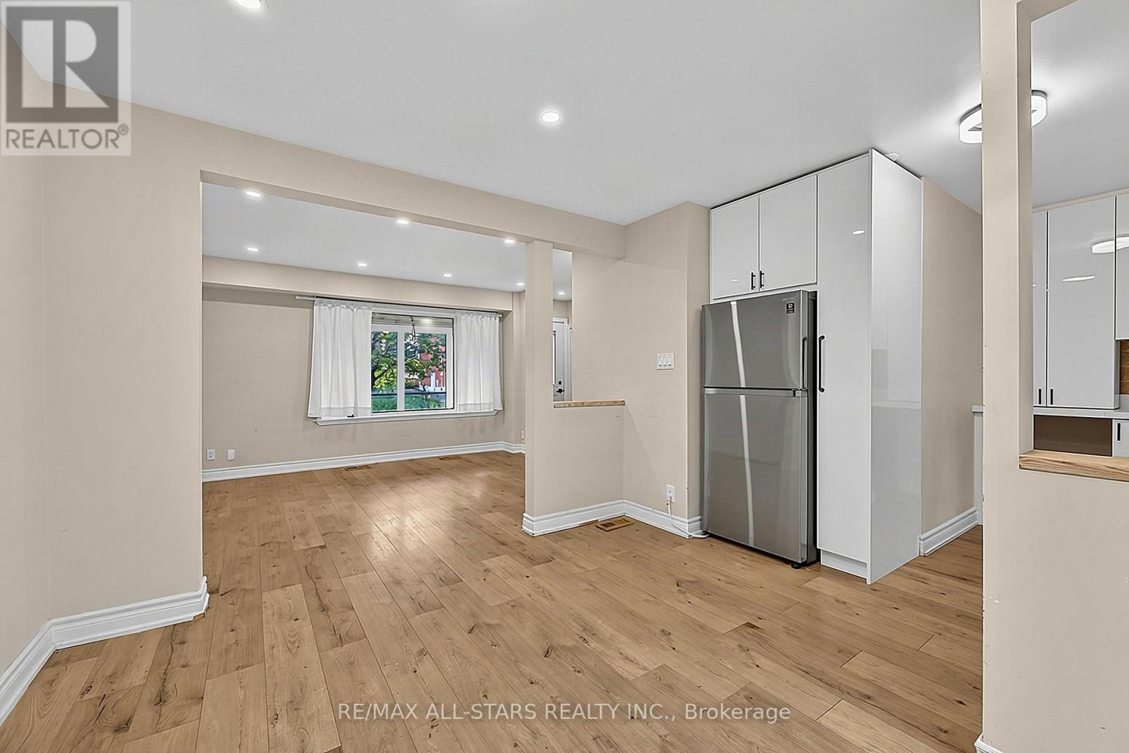 333 Neal Drive, Richmond Hill, ON photo 12