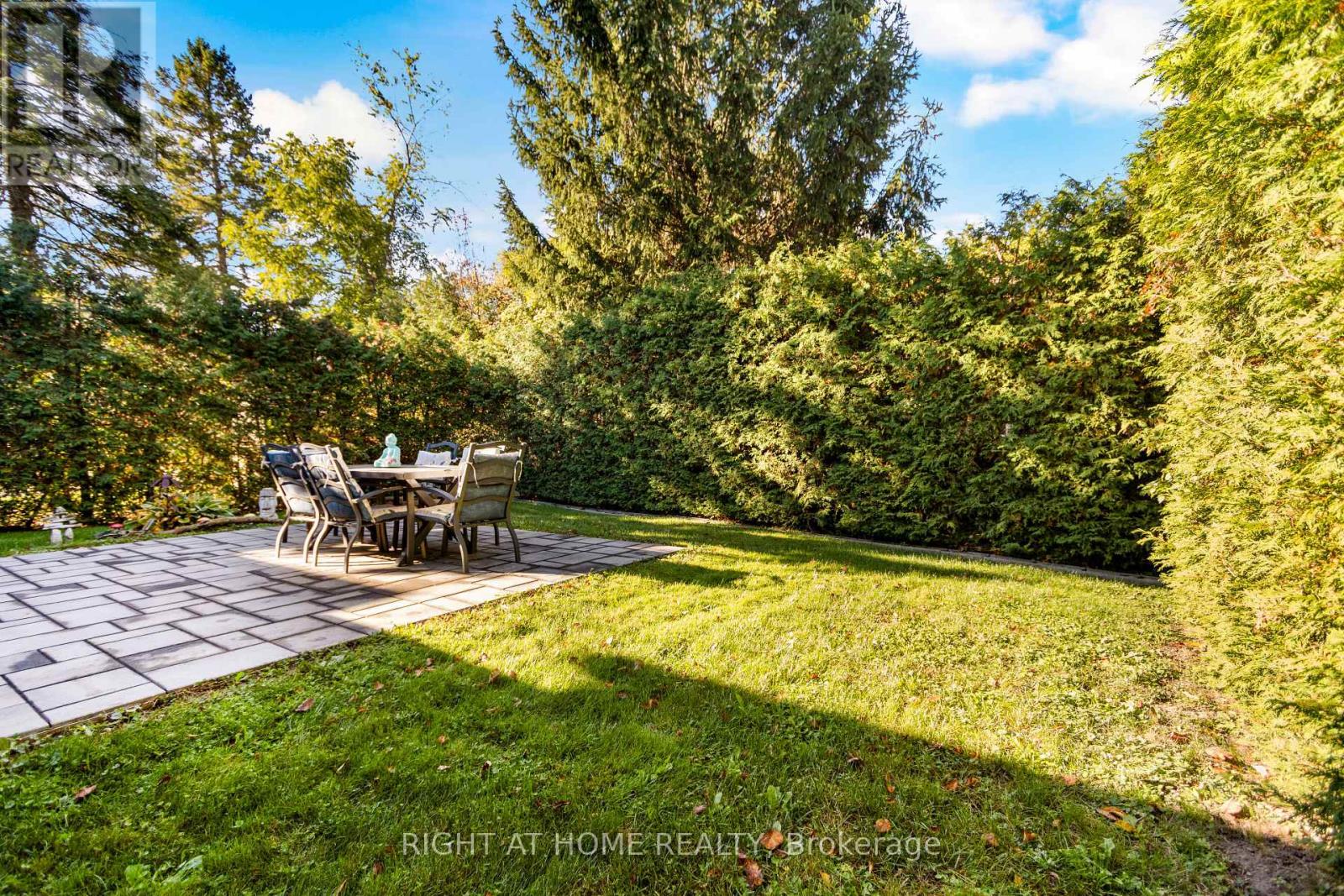212 Olde Bayview Avenue, Richmond Hill, ON photo 5