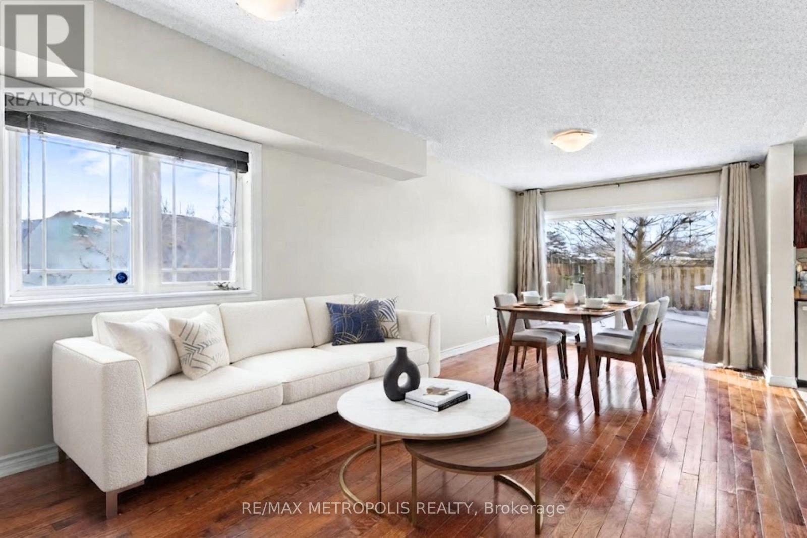 57- 25 Southwoods Crescent, Barrie, ON photo 4