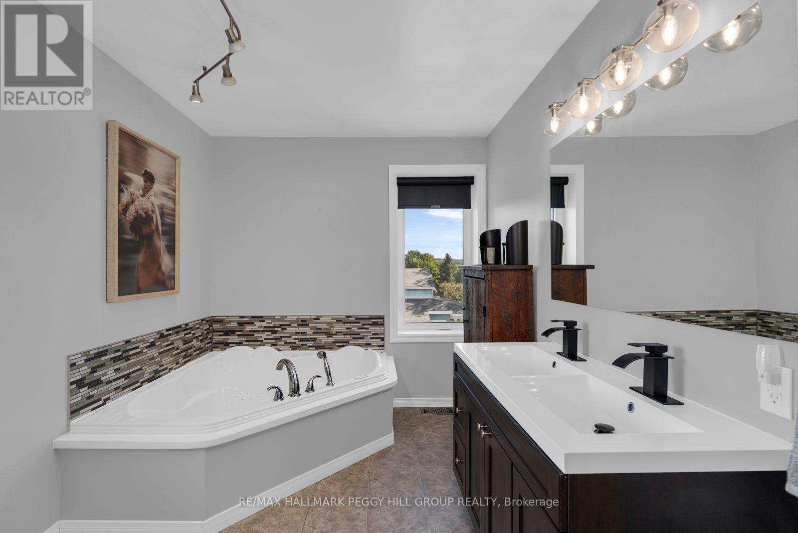 312 Lafontaine Road West, Tiny, ON photo 14