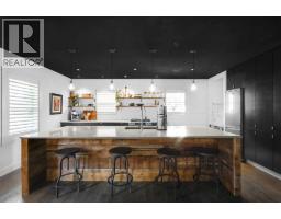 3pc Bathroom - 817 4 Street Ne, Calgary, AB T2E0J9 Photo 6