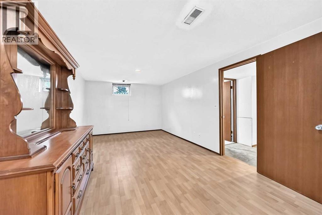 823 67 Avenue SW, Calgary — photo 26