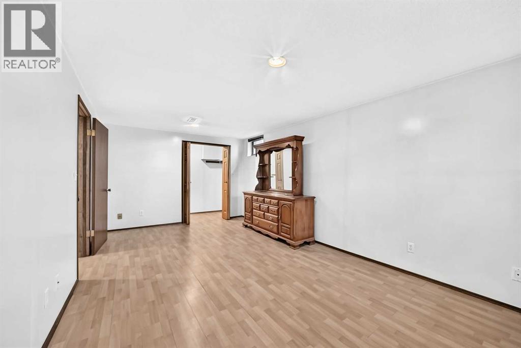 823 67 Avenue SW, Calgary — photo 28