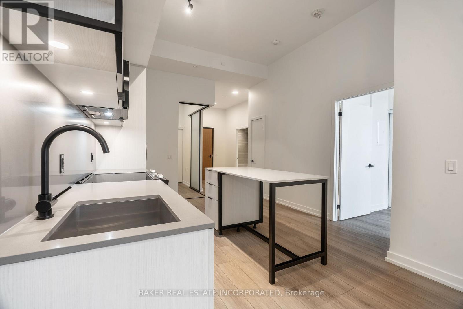 208 - 740 DUPONT STREET, Toronto (Dovercourt-Wallace Emerson-Junction)