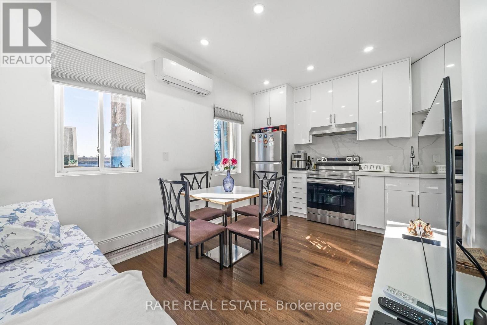 4 - 167 DYNEVOR ROAD, Toronto (Caledonia-Fairbank)