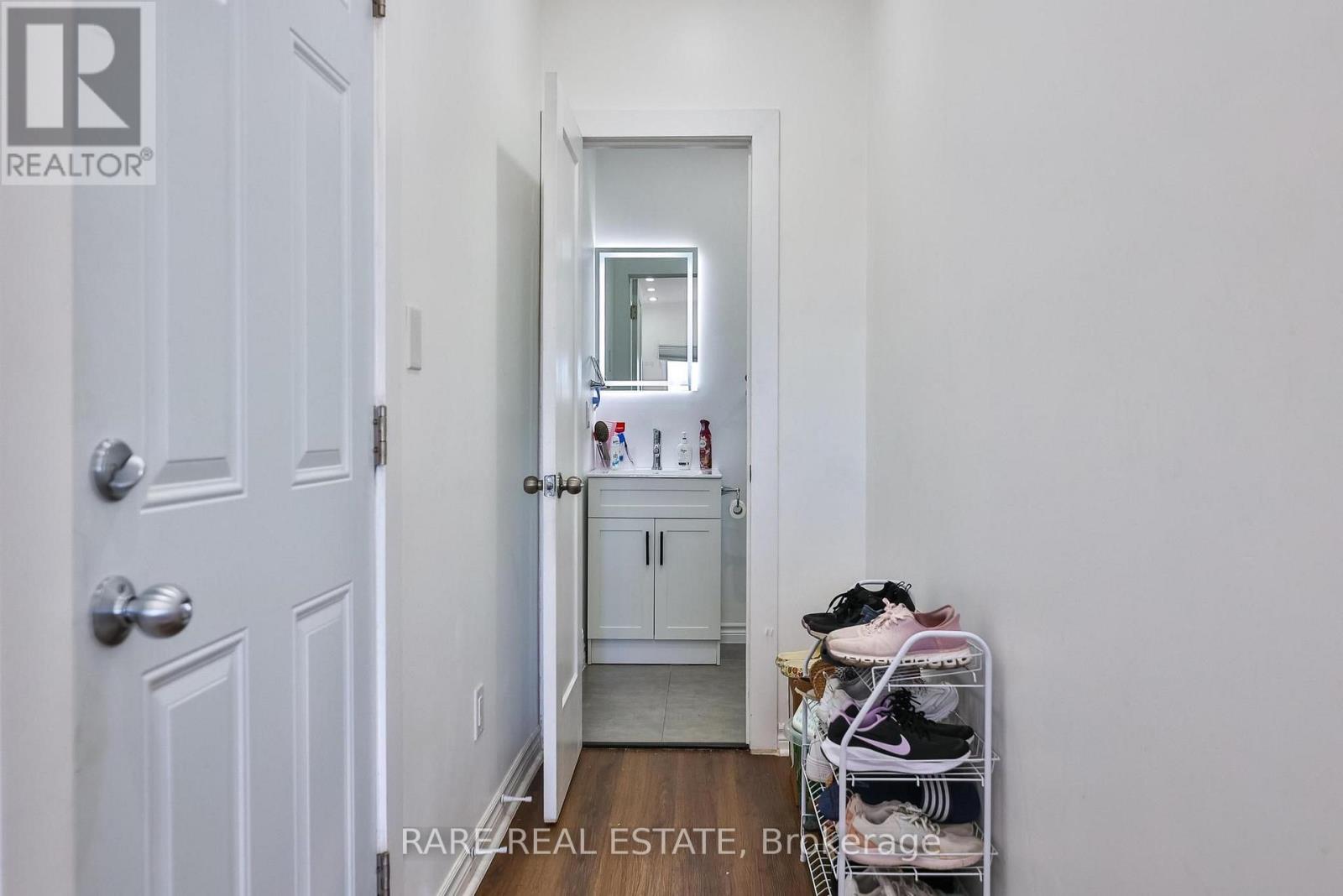4 - 167 DYNEVOR ROAD, Toronto (Caledonia-Fairbank) — photo 8