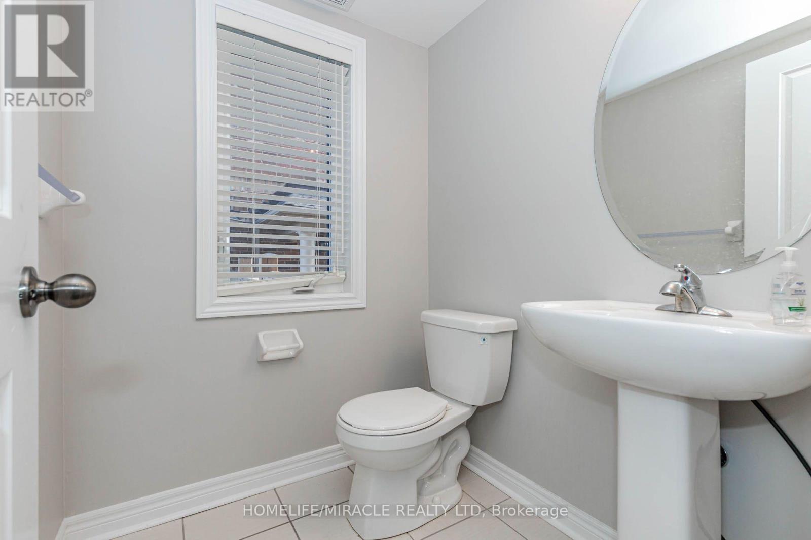 45 Padbury Trail, Brampton, ON photo 11