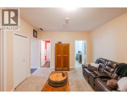 Kitchen - 391 Ridge Road, Penticton, BC V2A8N7 Photo 14