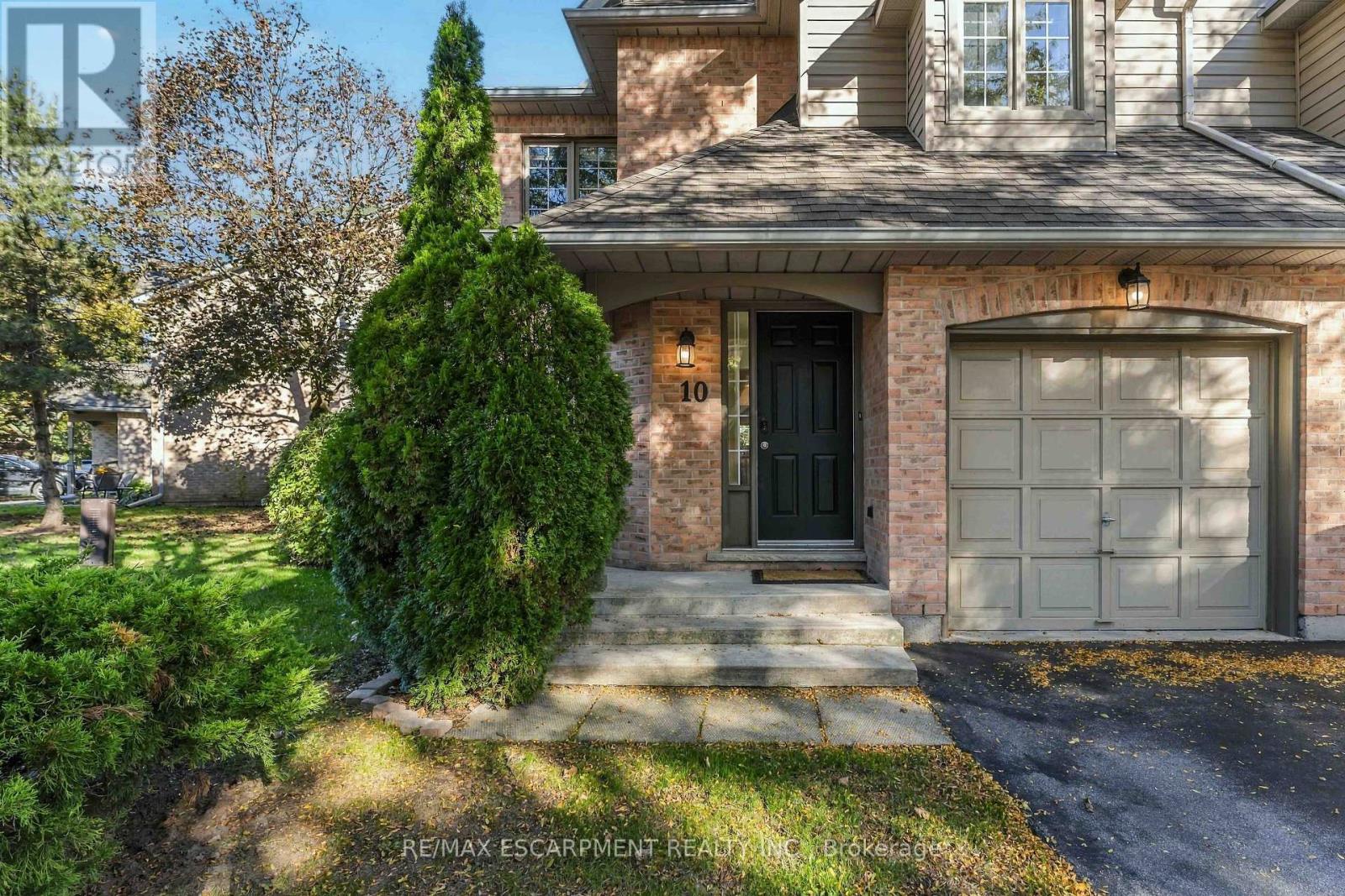 10 - 320 HAMILTON DRIVE, Hamilton (Ancaster) — photo 2