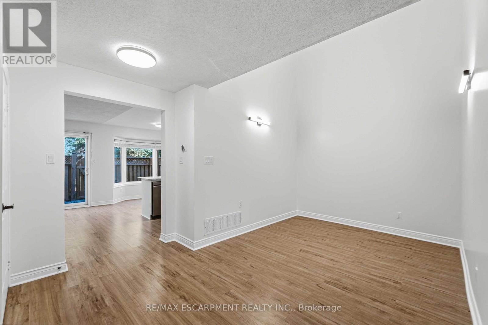 10 - 320 HAMILTON DRIVE, Hamilton (Ancaster) — photo 7