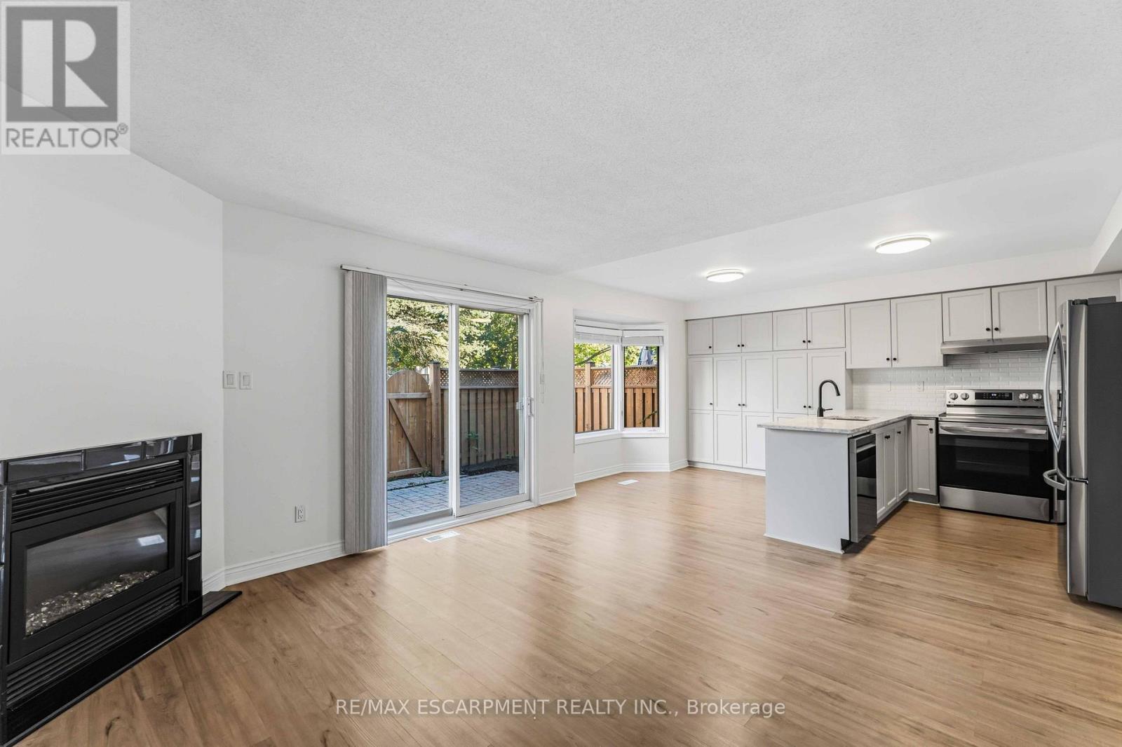 10 - 320 HAMILTON DRIVE, Hamilton (Ancaster) — photo 9