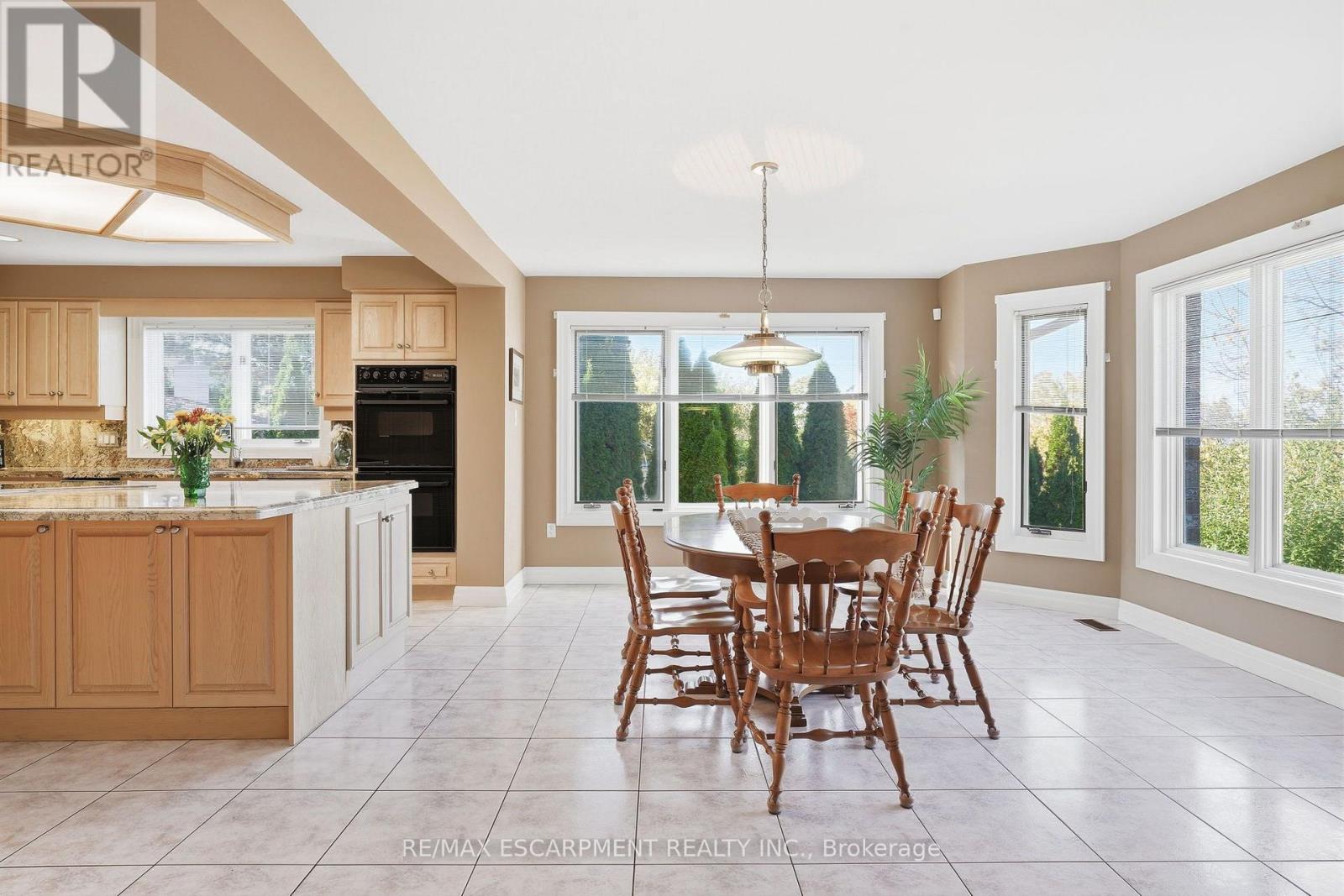 22 BURT Court, Hamilton, ON photo 12