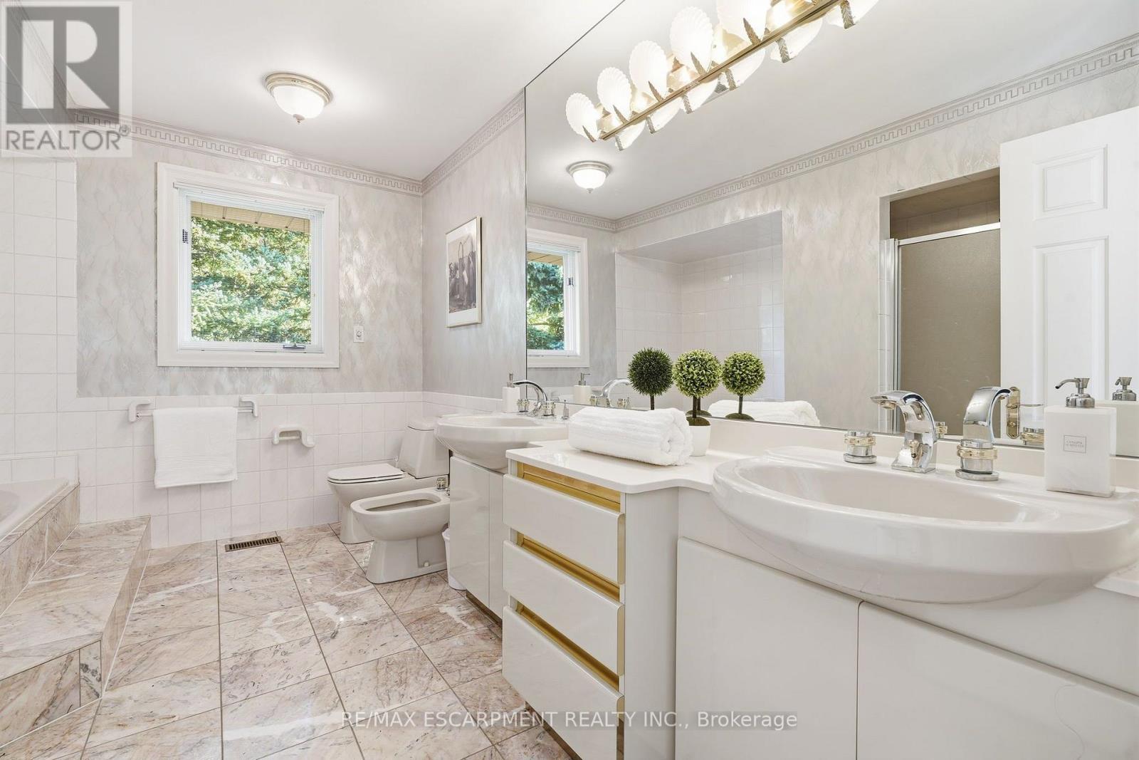 22 BURT Court, Hamilton, ON photo 33