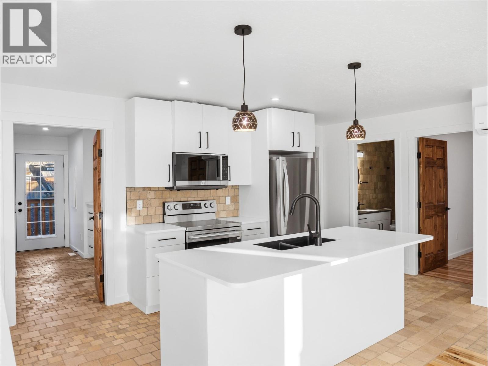 9204 8 Street - 3