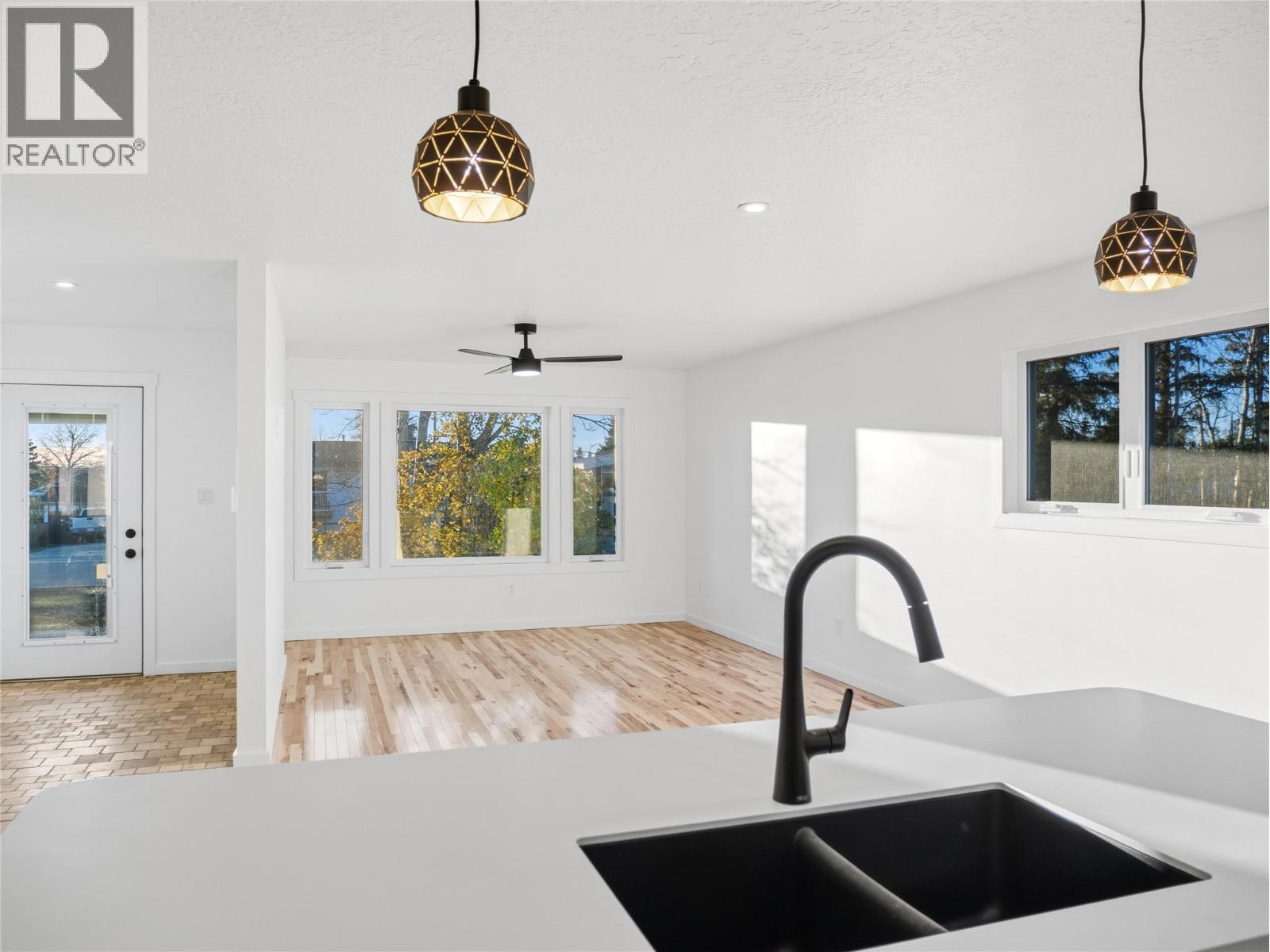 9204 8 Street - 8