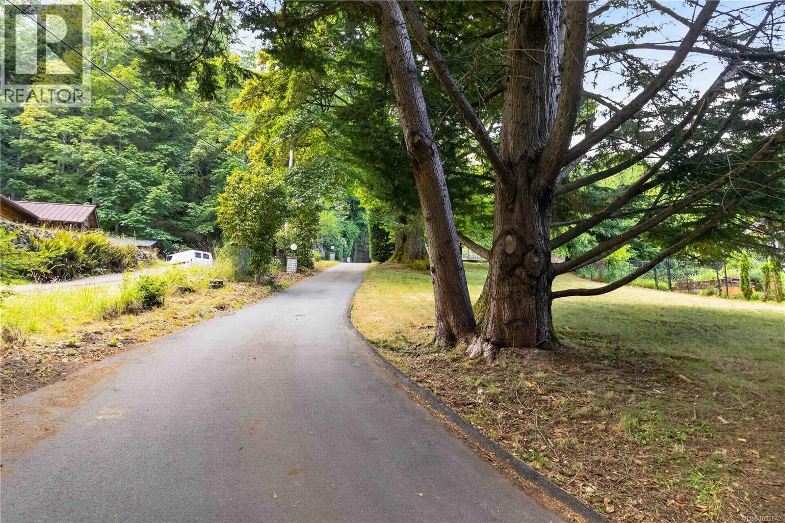  4916 Lochside Drive, Saanich