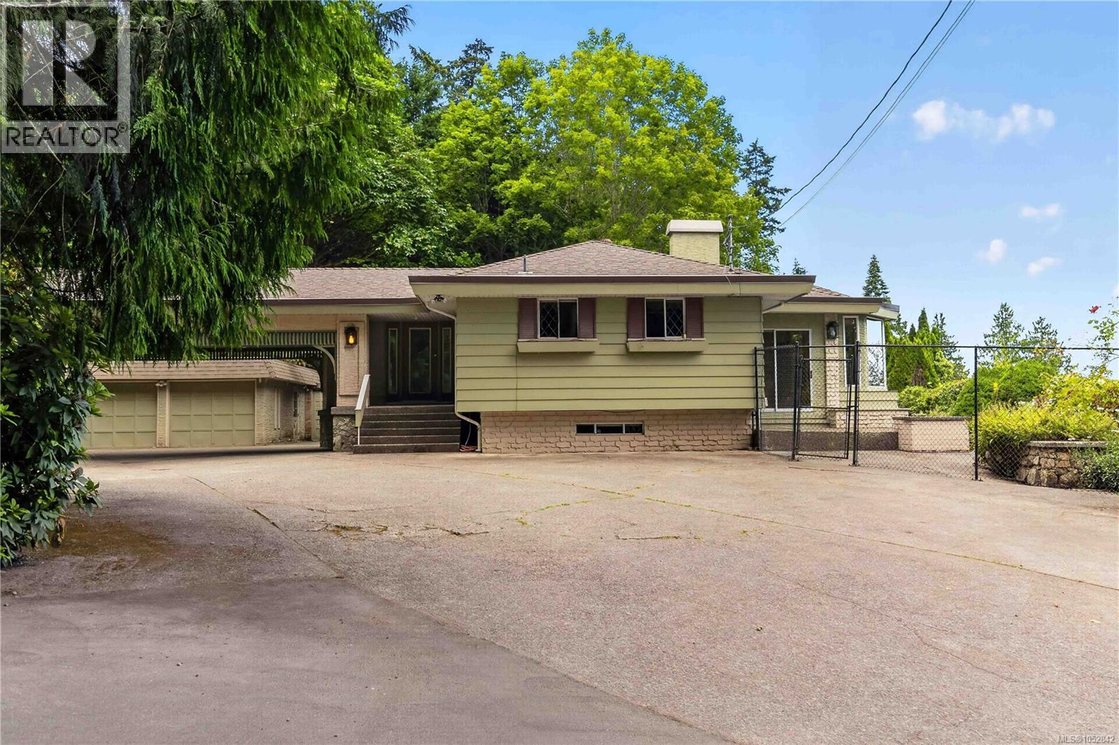 4916 Lochside Dr - 7