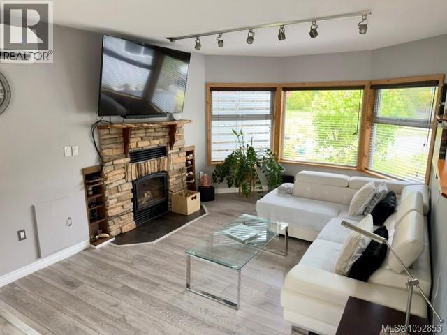 7530 Cadwallader Cres - 10