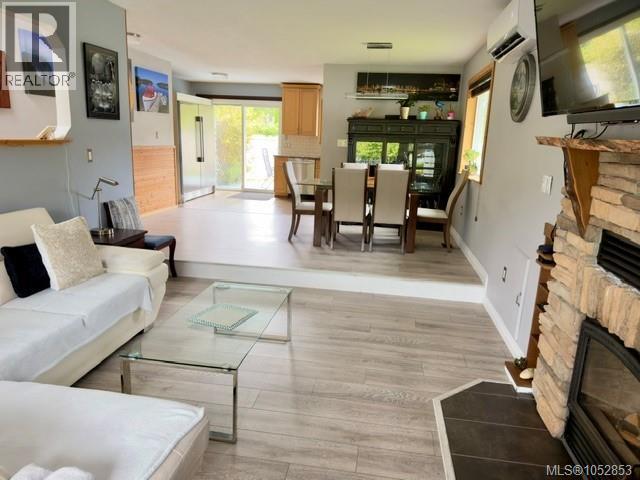 7530 Cadwallader Cres - 11