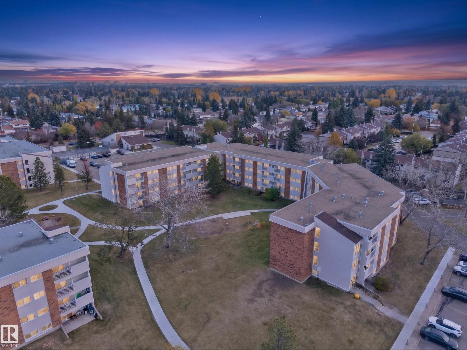 #27 11245 31 AV NW, Edmonton, Alberta, T6J3V5