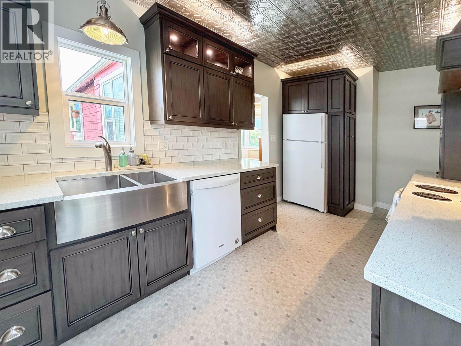 1309 E 6TH AVENUE - 17