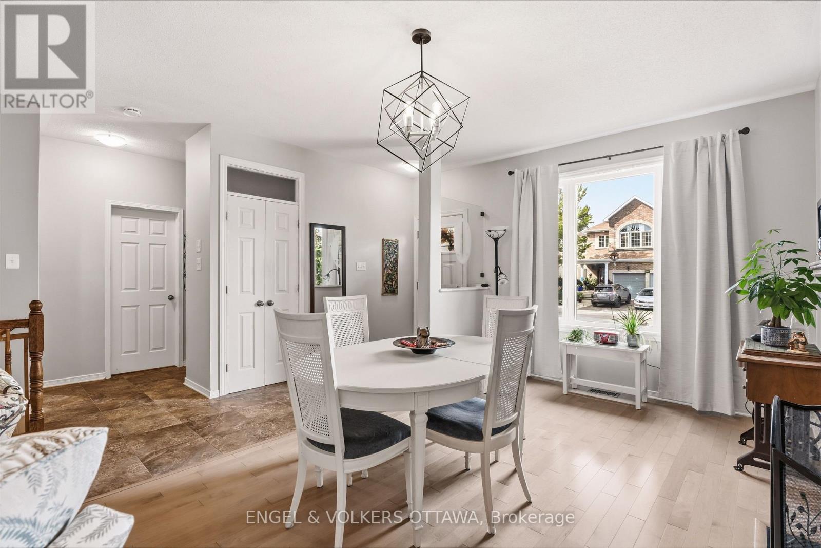 518 STONECHURCH WAY, Ottawa — photo 3