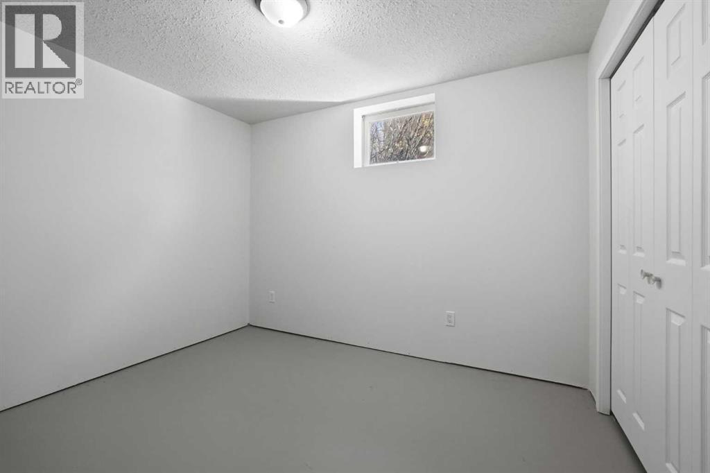 Listing photo – 5404 46 Avenue, Lacombe