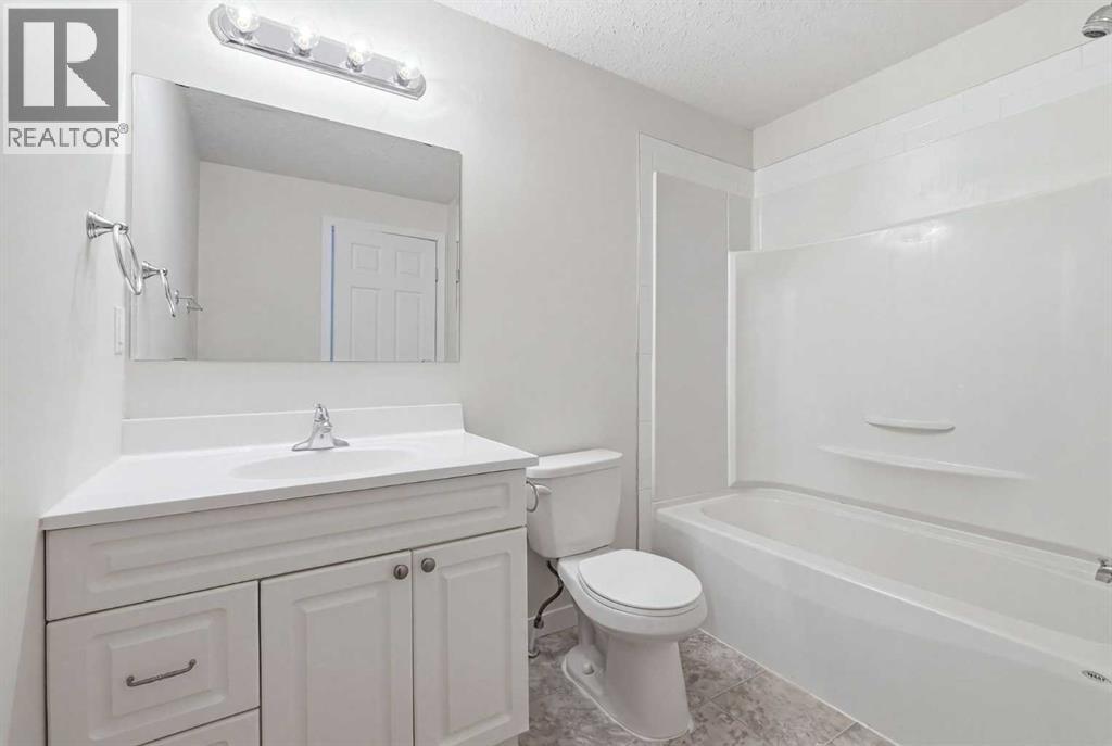 Listing photo – 5404 46 Avenue, Lacombe
