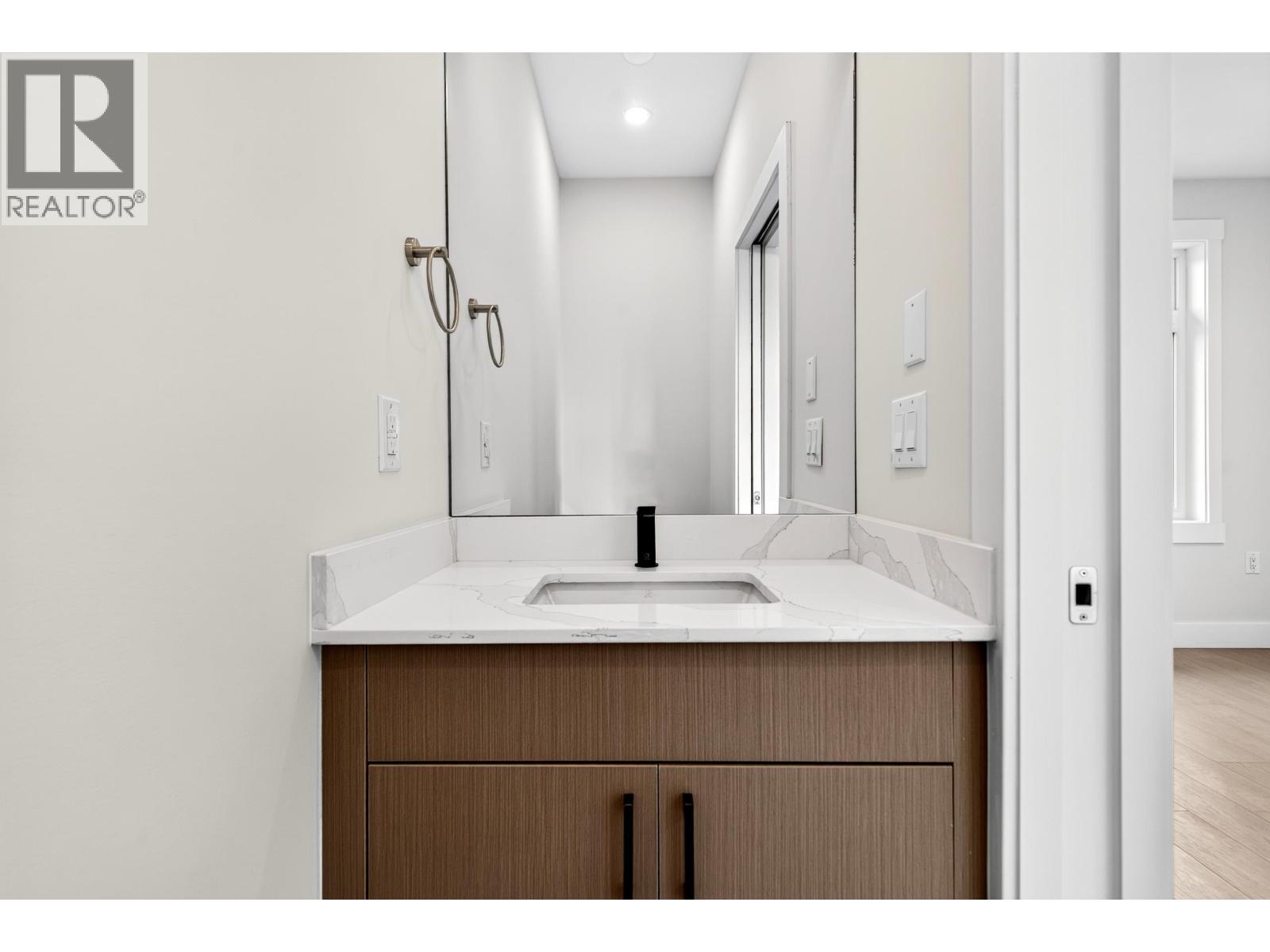 Photo of 9 8299 WILLIAMS ROAD 14