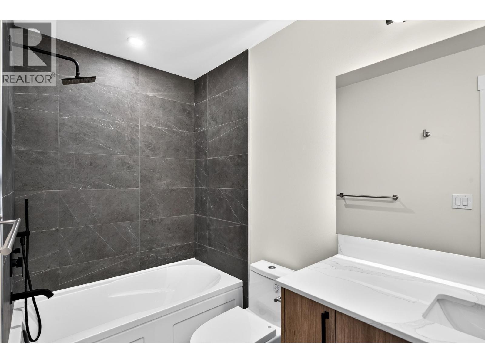 Photo of 9 8299 WILLIAMS ROAD 21