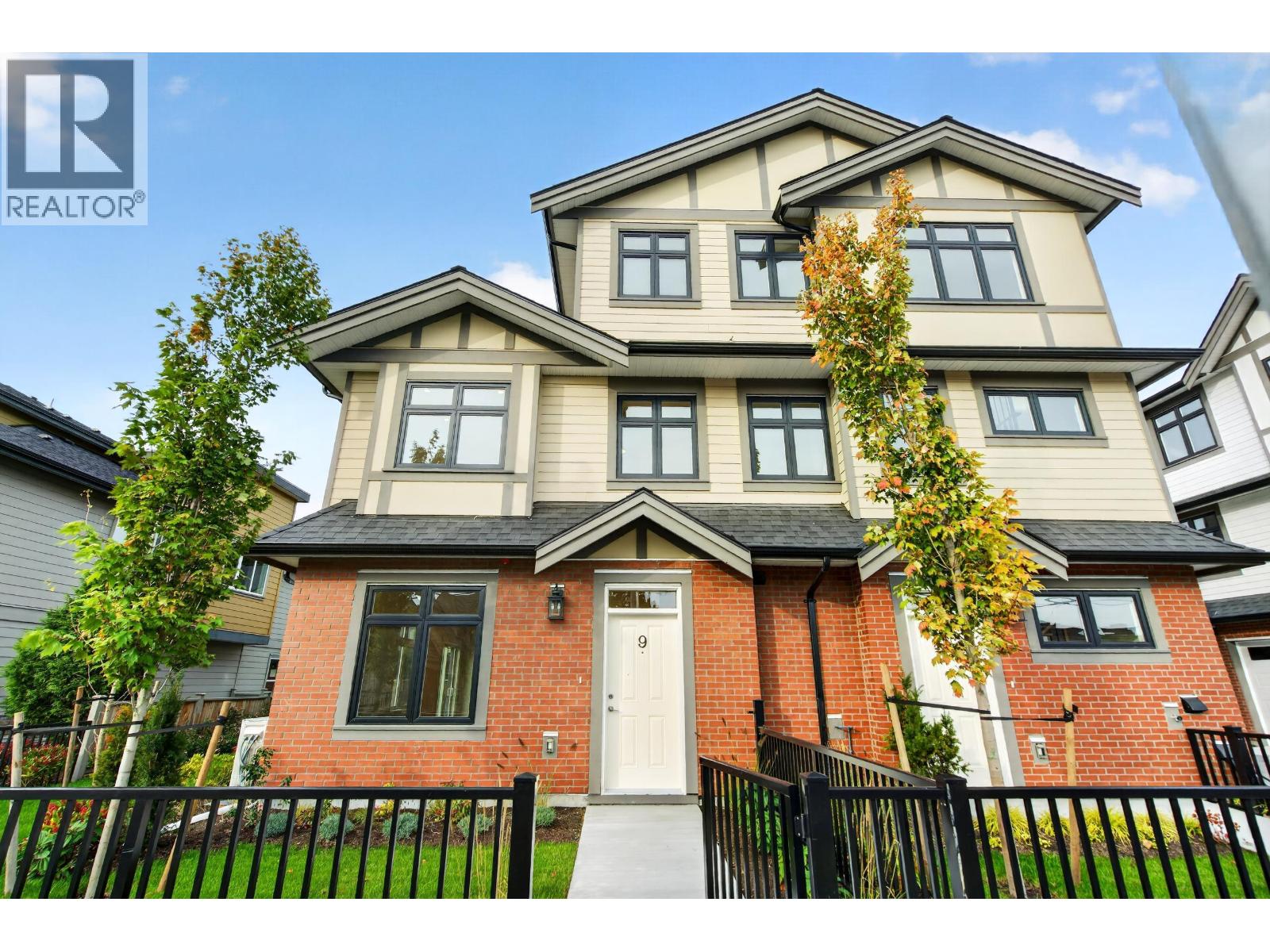 Photo of 9 8299 WILLIAMS ROAD 40