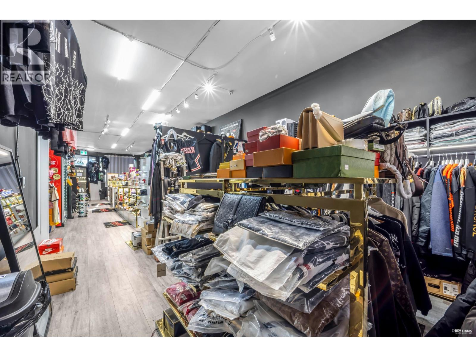 Photo of 3243 W BROADWAY 16