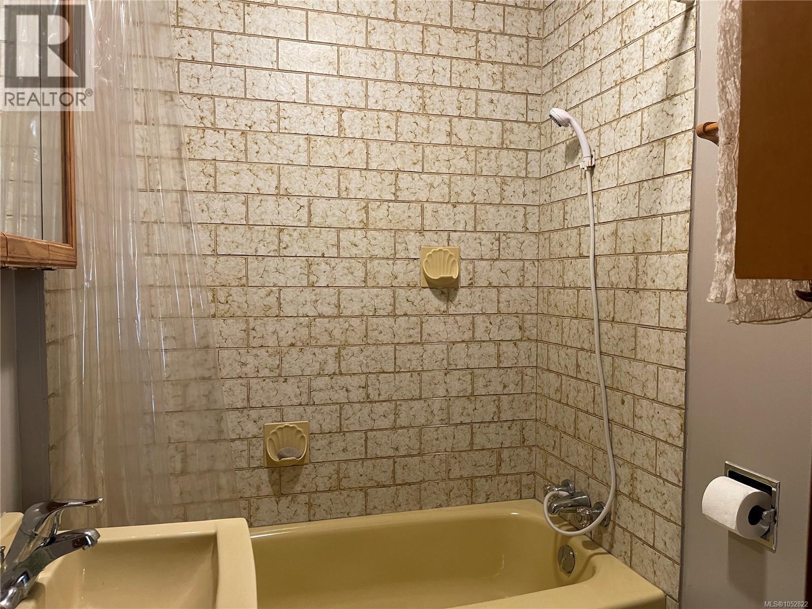 4818 Helen St, Port Alberni - Image 1