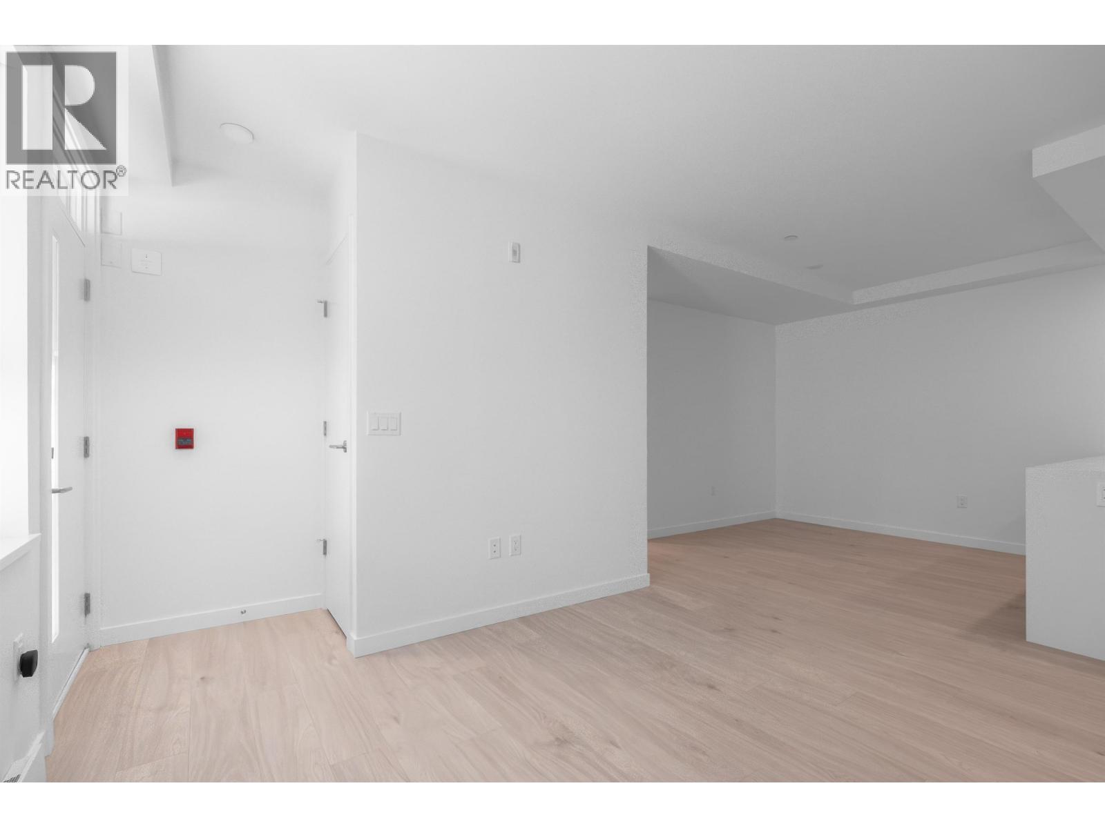 Photo of 120 954 LYTTON STREET 9