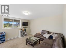 2060 Grasslands Boulevard, Kamloops, BC V2B0A6 Photo 35