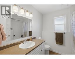 2060 Grasslands Boulevard, Kamloops, BC V2B0A6 Photo 42