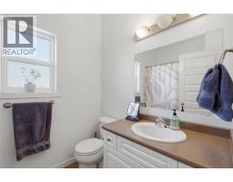 2060 Grasslands Boulevard, Kamloops, BC V2B0A6 Photo 26