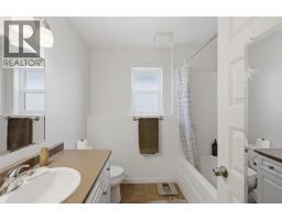 2060 Grasslands Boulevard, Kamloops, BC V2B0A6 Photo 41