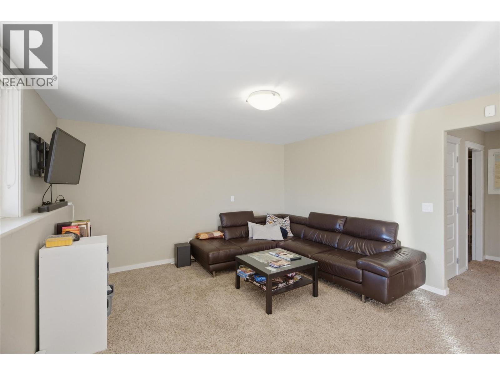 2060 Grasslands Boulevard - 36