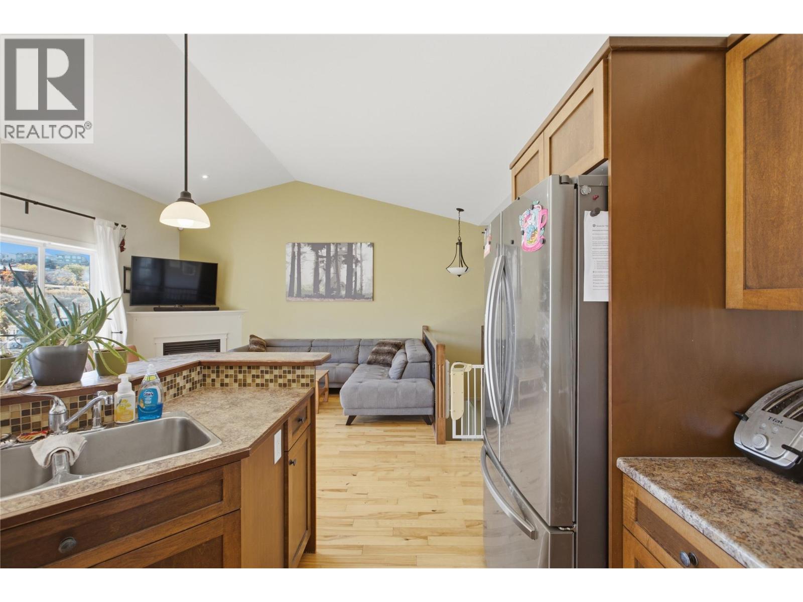 2060 Grasslands Boulevard - 6