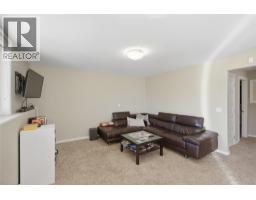 2060 Grasslands Boulevard, Kamloops, BC V2B0A6 Photo 36