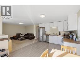 2060 Grasslands Boulevard, Kamloops, BC V2B0A6 Photo 38