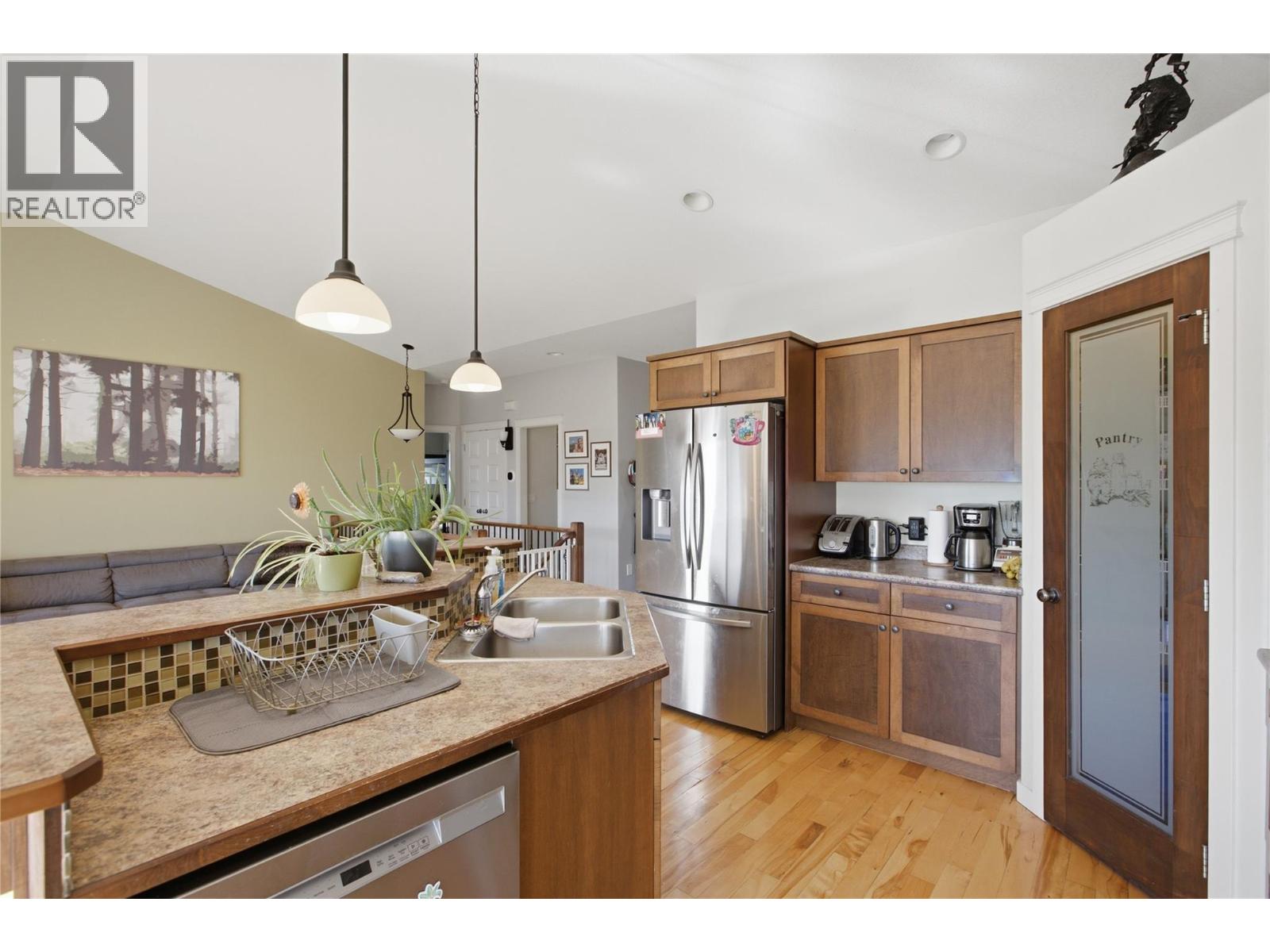 2060 Grasslands Boulevard - 11