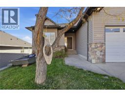 2060 Grasslands Boulevard, Kamloops, BC V2B0A6 Photo 61