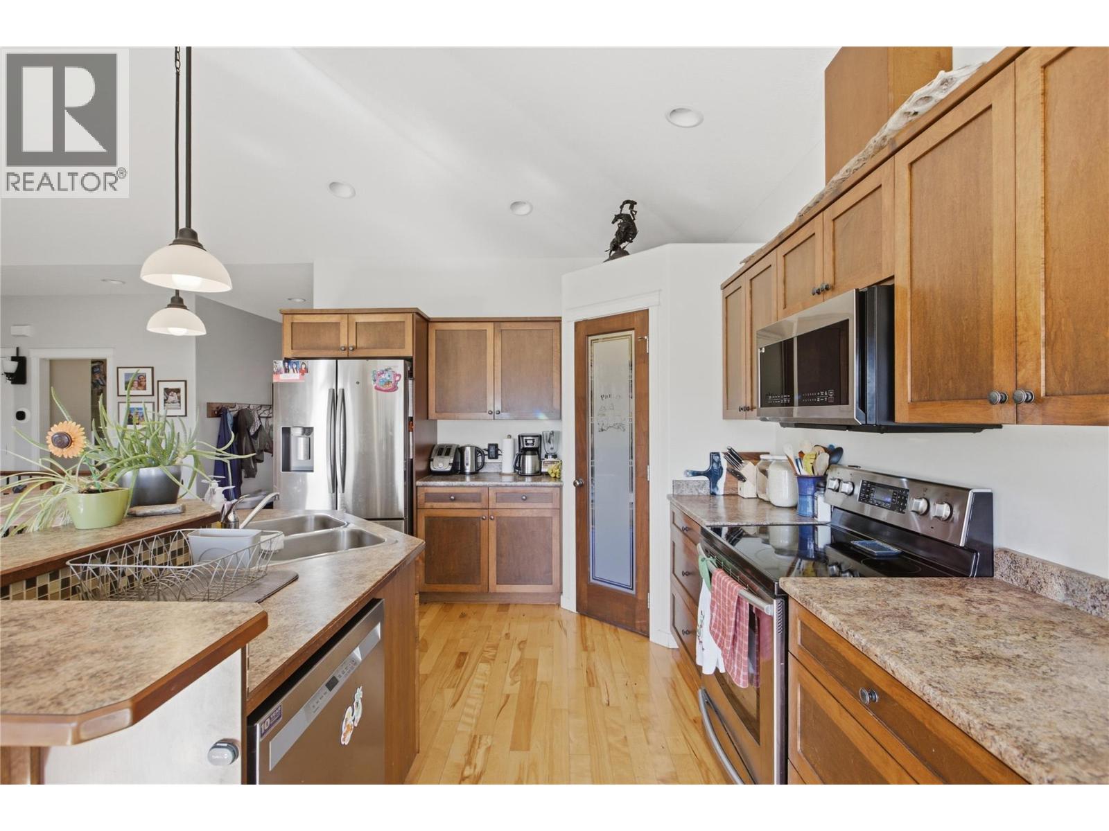 2060 Grasslands Boulevard - 10