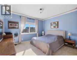 Living room - 2060 Grasslands Boulevard, Kamloops, BC V2B0A6 Photo 16