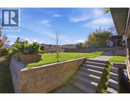 2060 Grasslands Boulevard, Kamloops, BC V2B0A6 Photo 54
